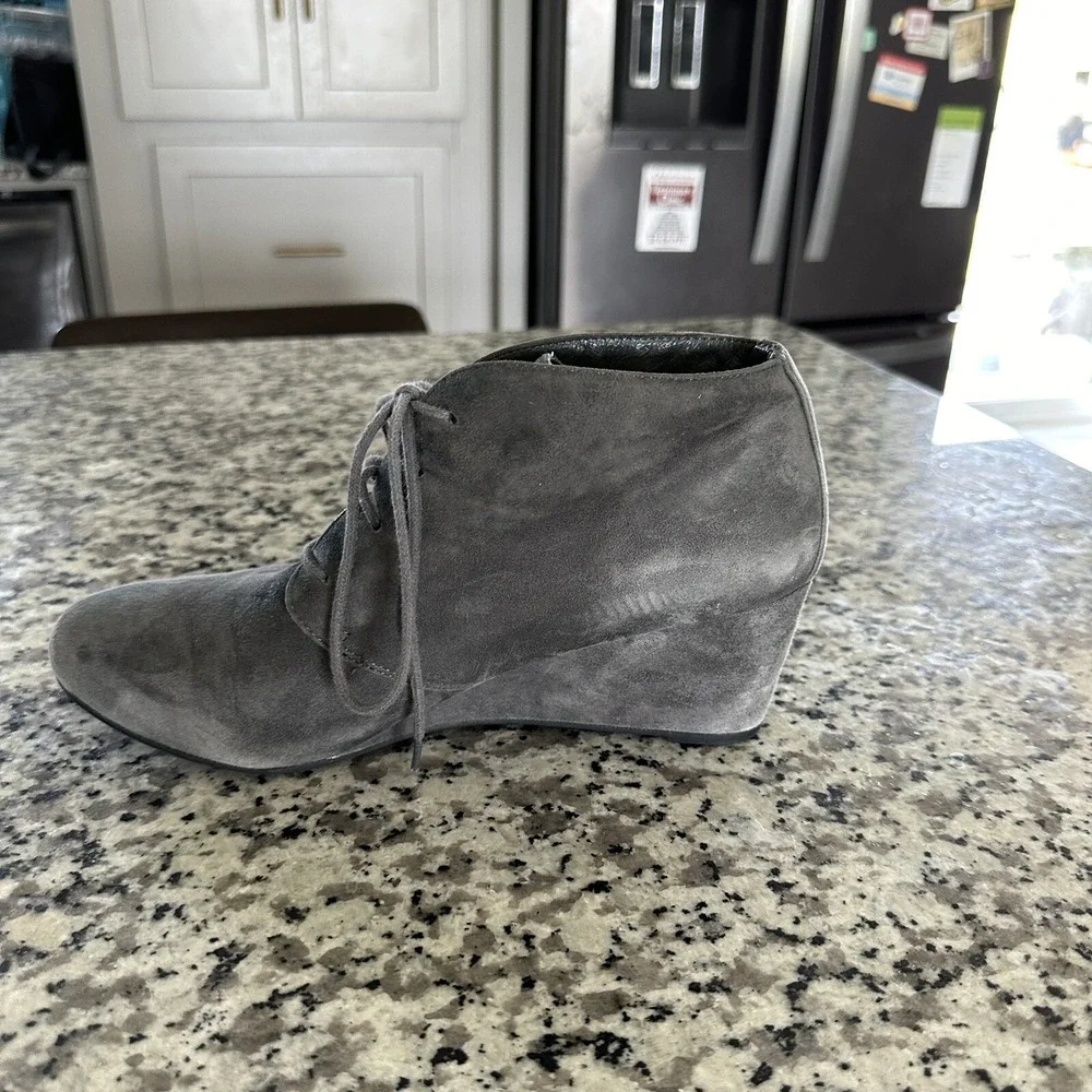 Vionic Becca Wedge Suede Lace‎ Up Elevated Booties Womens 9 Casual Classic